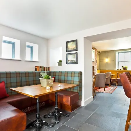 Pentonbridge - Restaurant With 4*