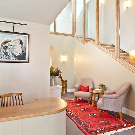 Pentonbridge - Restaurant With 4*