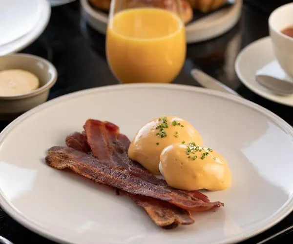 Pentonbridge - Restaurant With 4* 칼라일