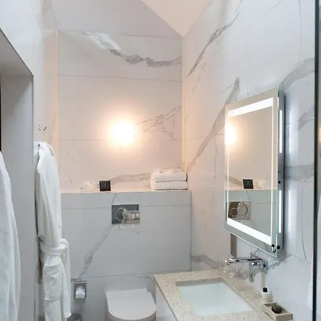 Inn Pentonbridge - Restaurant With 4*